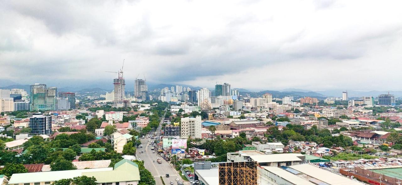Sunvida Tower Stays Across Sm City Cebu Bagian luar foto