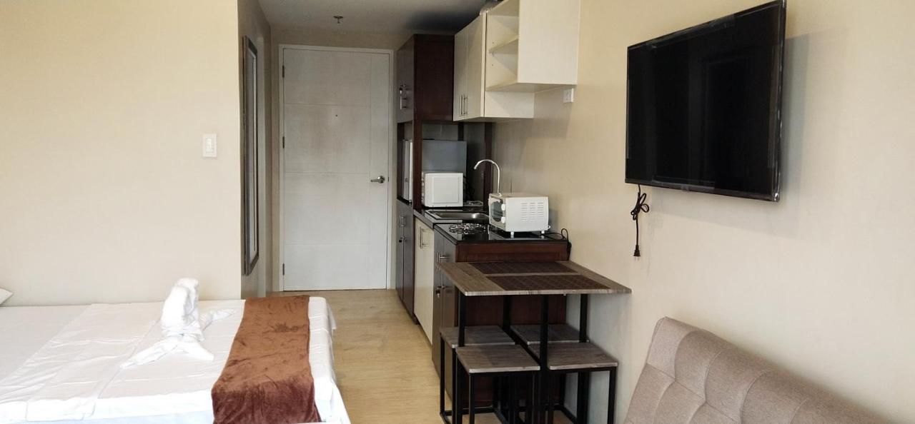 Sunvida Tower Stays Across Sm City Cebu Bagian luar foto