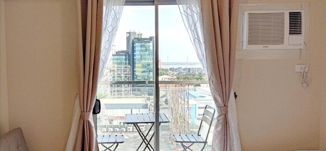 Sunvida Tower Stays Across Sm City Cebu Bagian luar foto