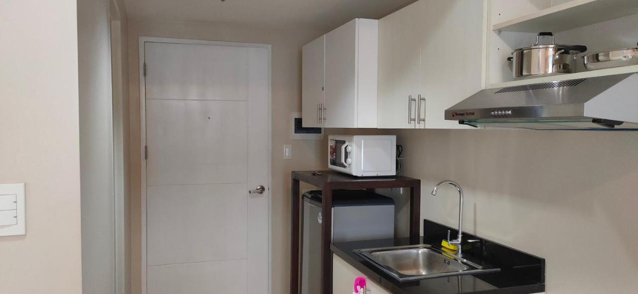 Sunvida Tower Stays Across Sm City Cebu Bagian luar foto