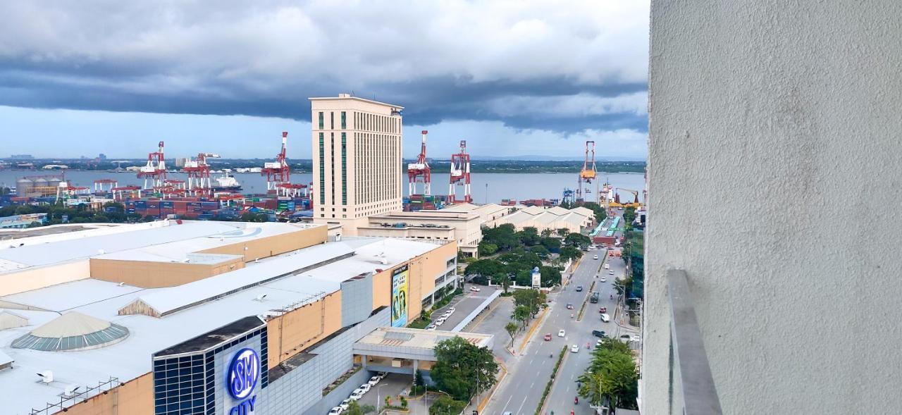 Sunvida Tower Stays Across Sm City Cebu Bagian luar foto